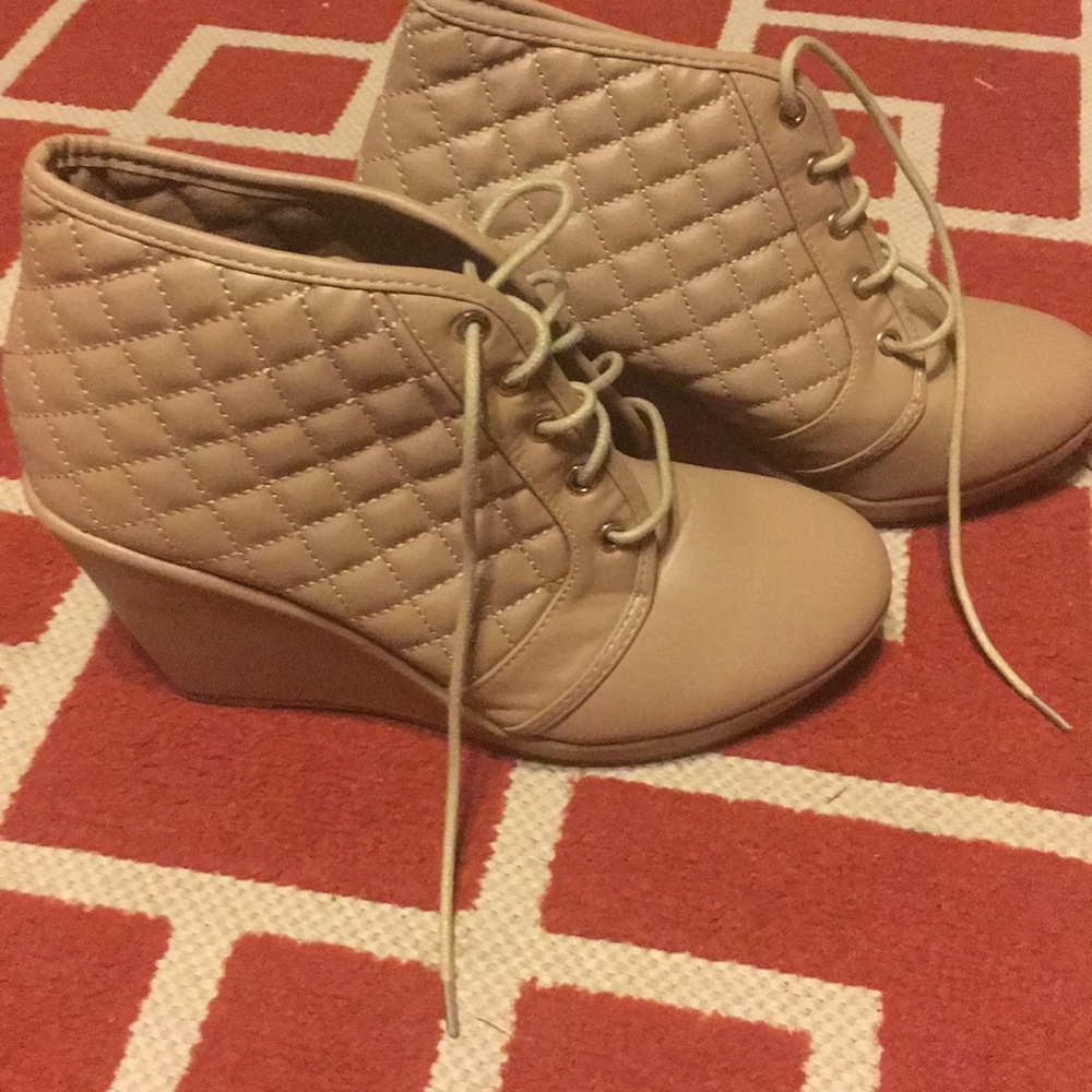 Gorgeous tan booties